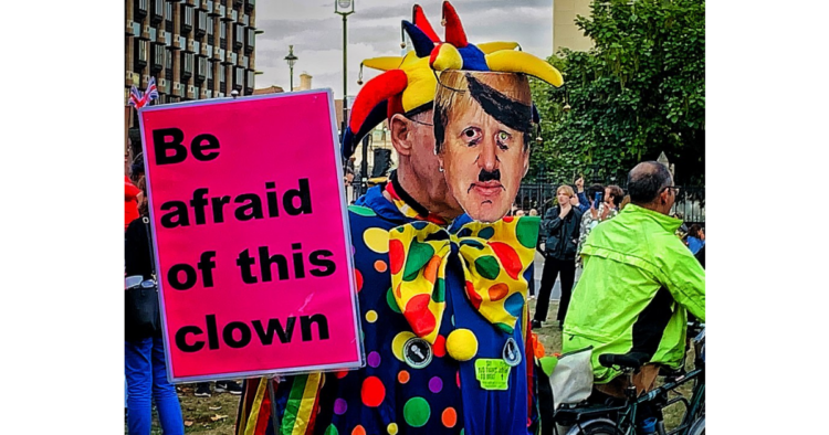 英国ボリス首相ピンチ?「誰もだめって言ってくれなかったもん」