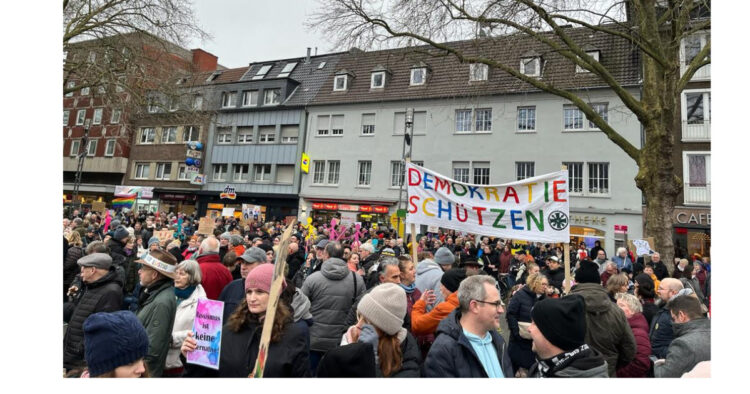 私もついにデモに参加。極右の暴走を止めたい一心で